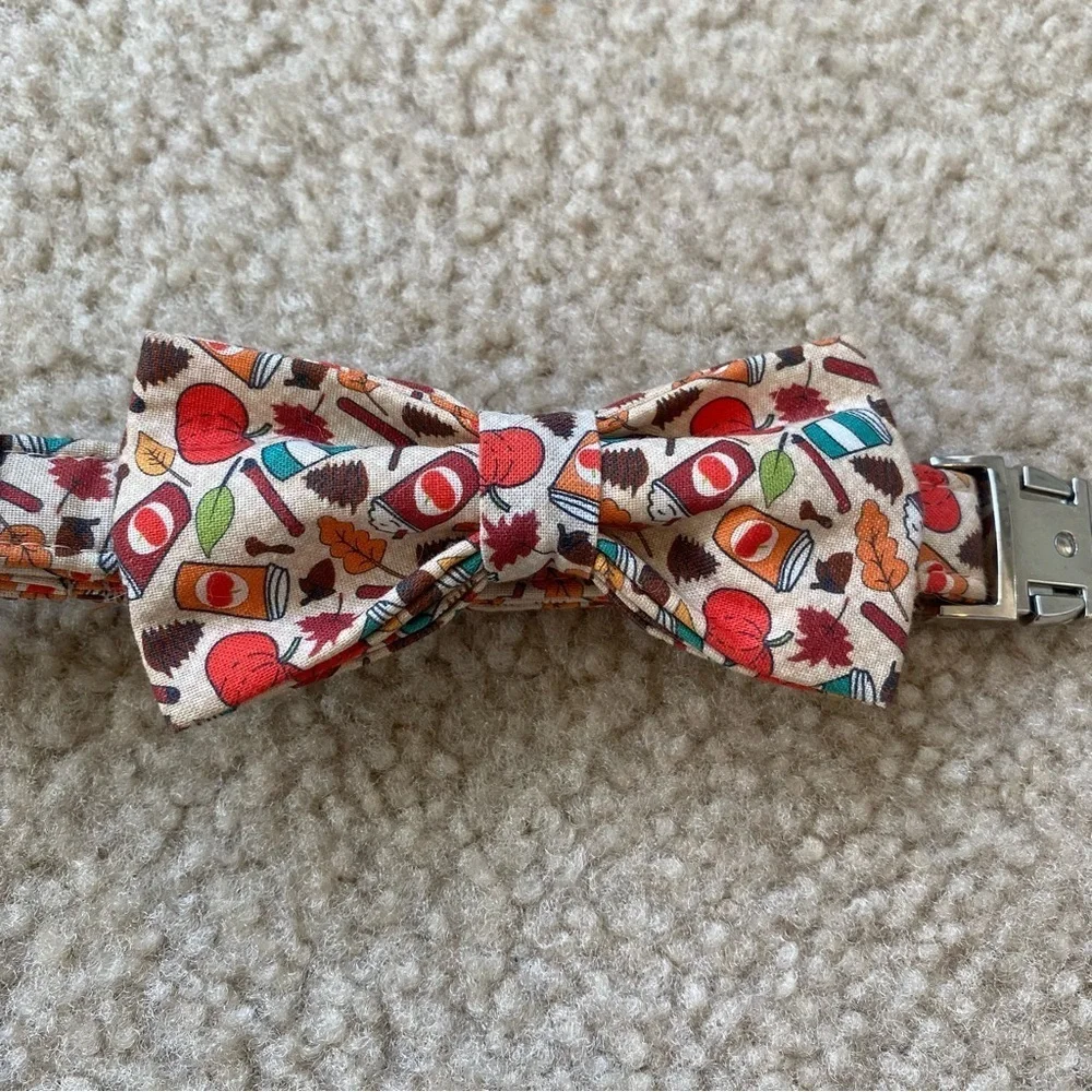 Unique Style Paws Bow Tie Dog Collar Fall Themed NWOT